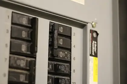 Builder’s Electric — electrical work by Builder’s Electric at an electrical project, Eugene, Oregon